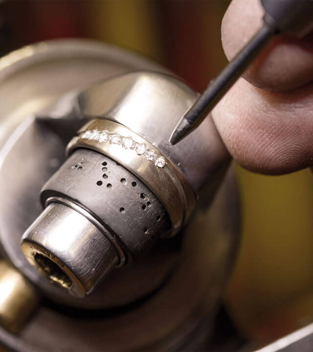 Die Steine werden gefasst